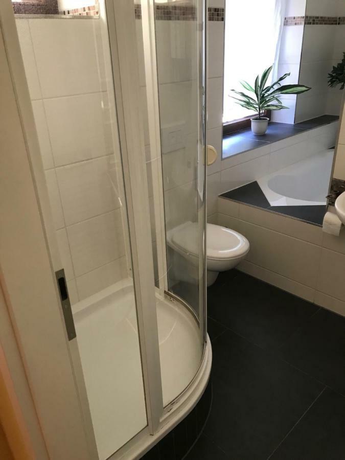 Wieko Ferienwohnungen Plauen Esterno foto